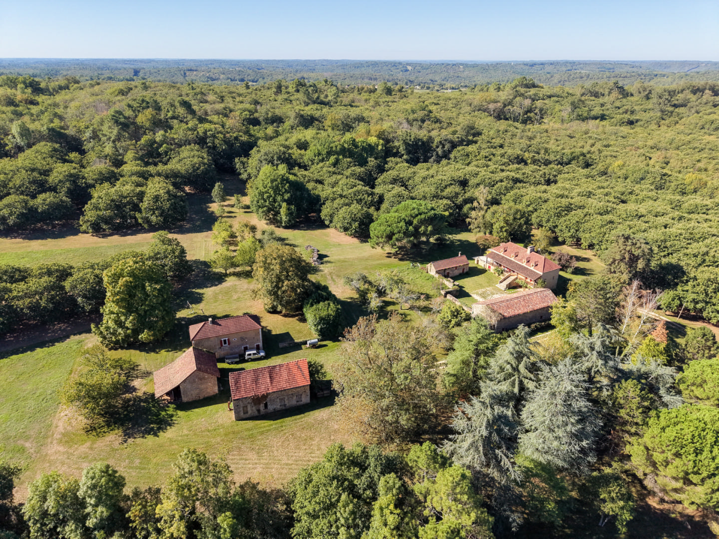 EXCLUSIVITE Secteur DOMME- Remarquable environnement de nature et cadre de vie privilégié pour cette belle Propriété de caractère sur 16ha6 boisés