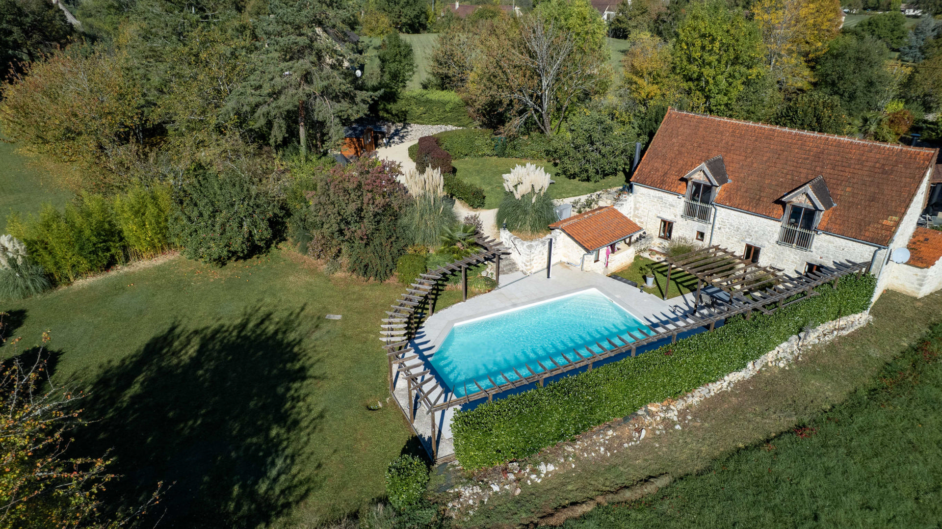 EXCLUSIVITE - Secteur Gourdon-  Demeure de charme sur un beau terrain paysager avec piscine chauffée