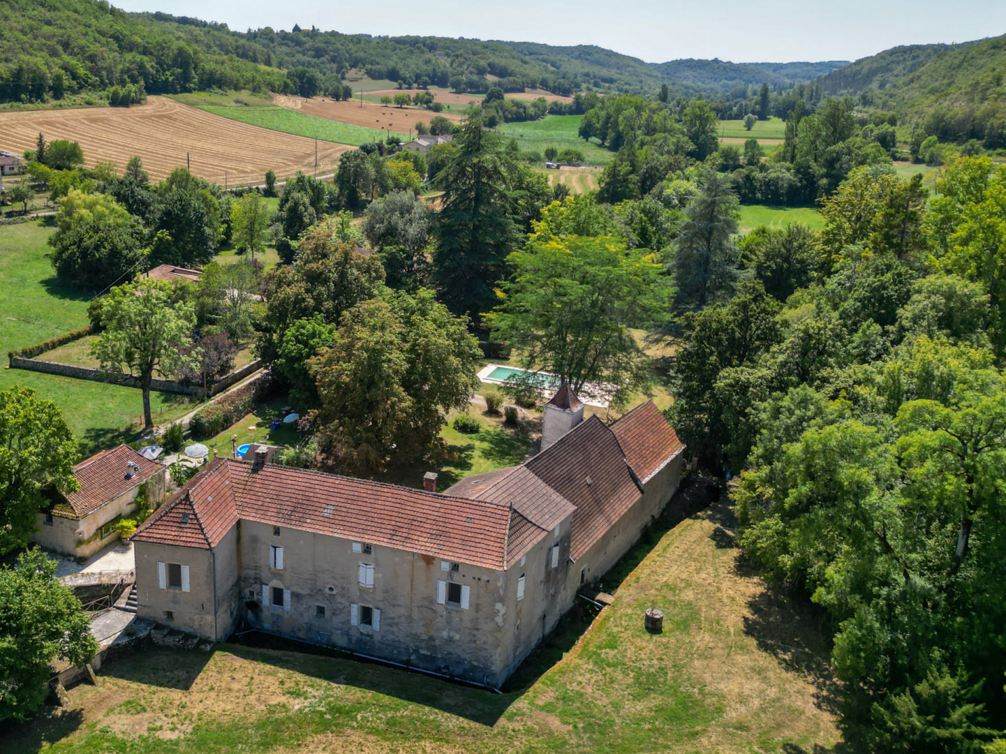 EXCLUSIVITE - Secteur Catus - Remarquable Propriété de caractère avec Ancien Moulin à eau et dépendances avec piscine