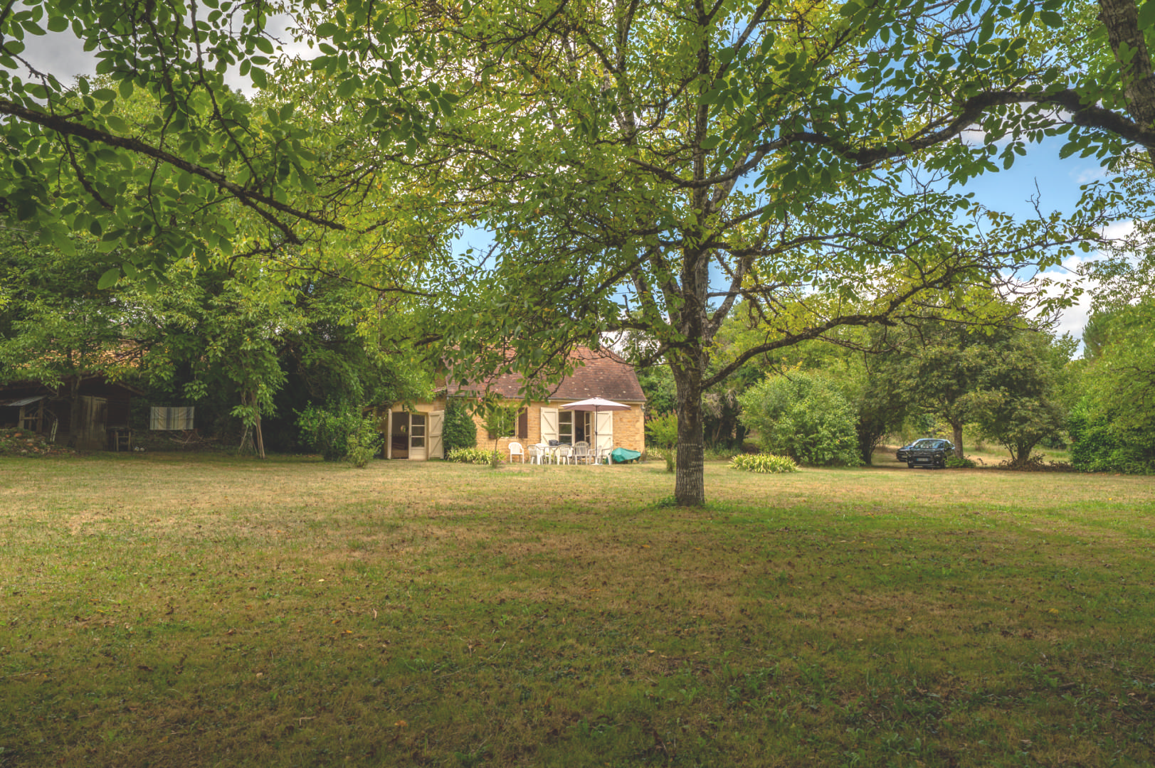 Secteur Gourdon - Rare ! Jolie Maison en pierre sur 6410 m² arborés en bordure de ruisseau