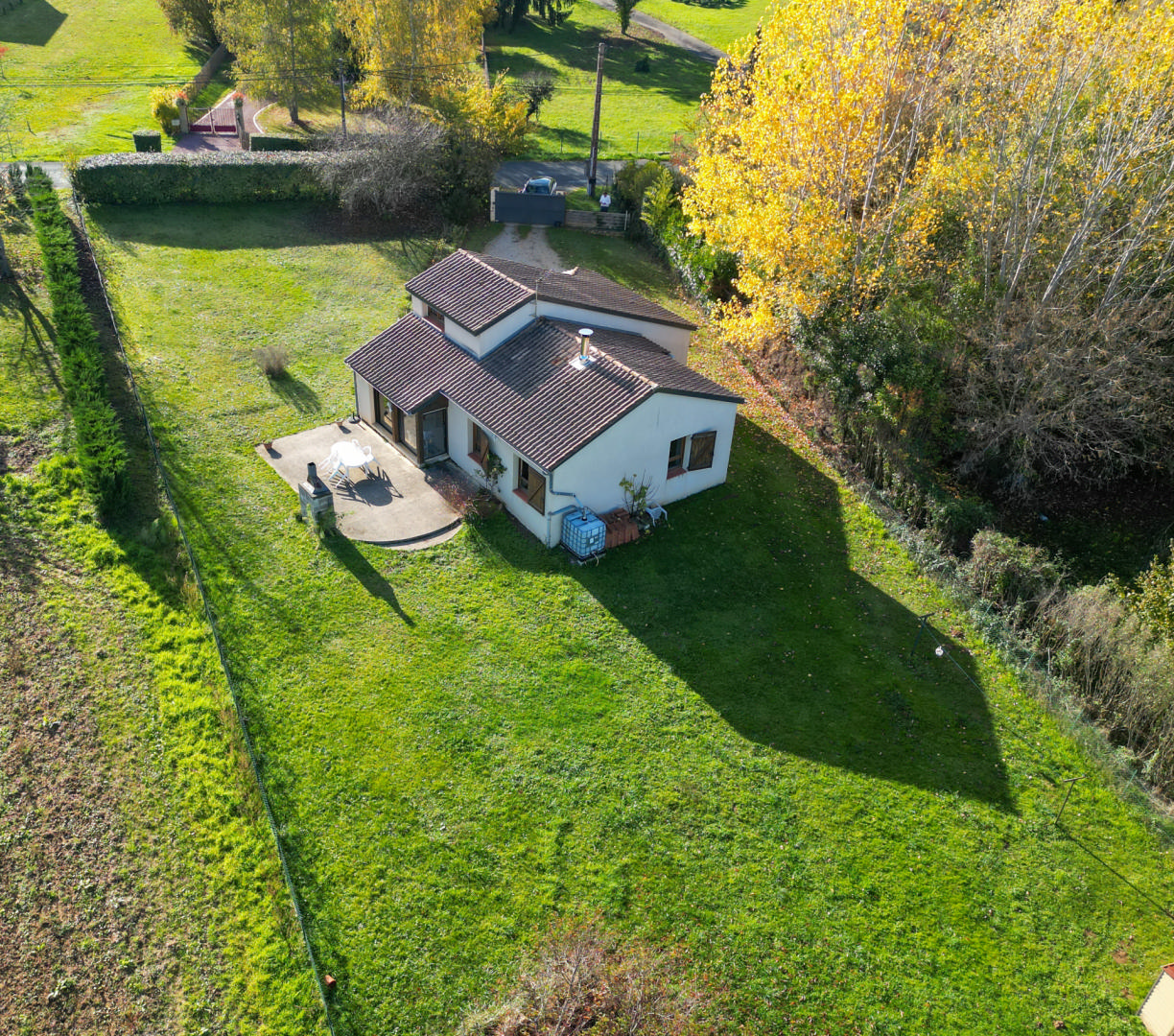 EXCLUSIVITE - Secteur Gourdon - Agréable et fonctionnelle Maison Contemporaine sur 2070 m² arborés proche commerces