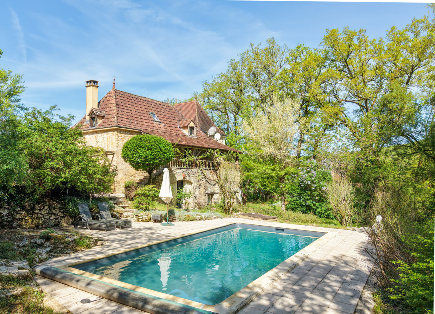 Secteur Gourdon - Maison de charme en pierre au calme avec piscine sur 1790 m² boisés