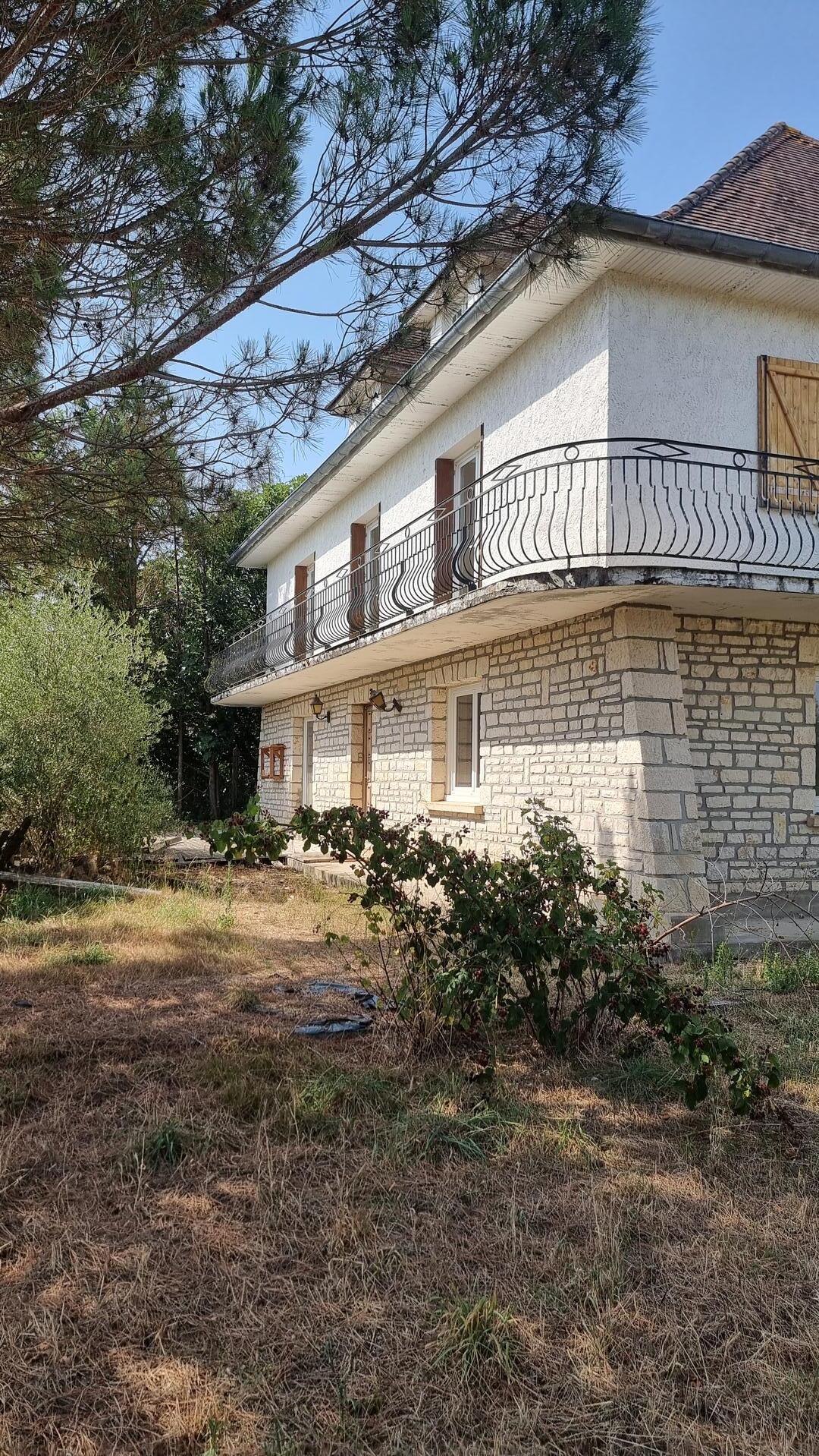 Grande maison proche Lacapelle-Marival