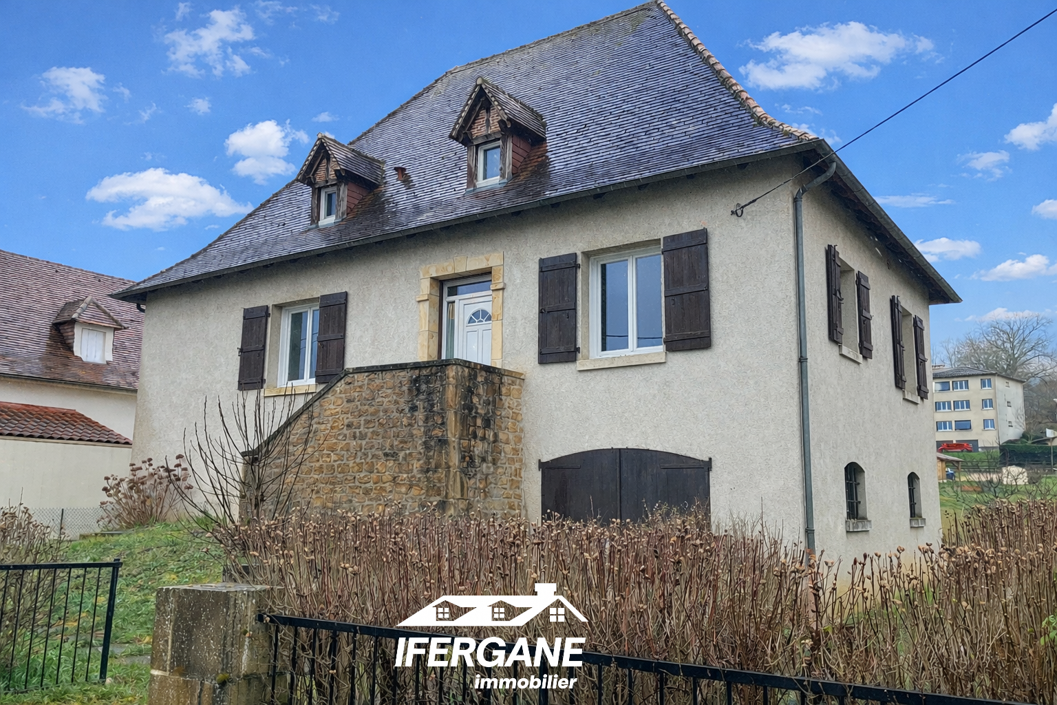 SECTEUR SAINT-CÉRÉ - Maison d'habitation rénovée de 147 m²