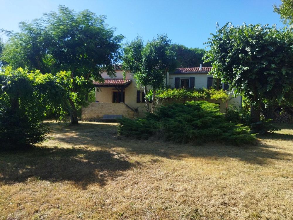 Caillac . Maison T4 de 1981avec parc arboré 