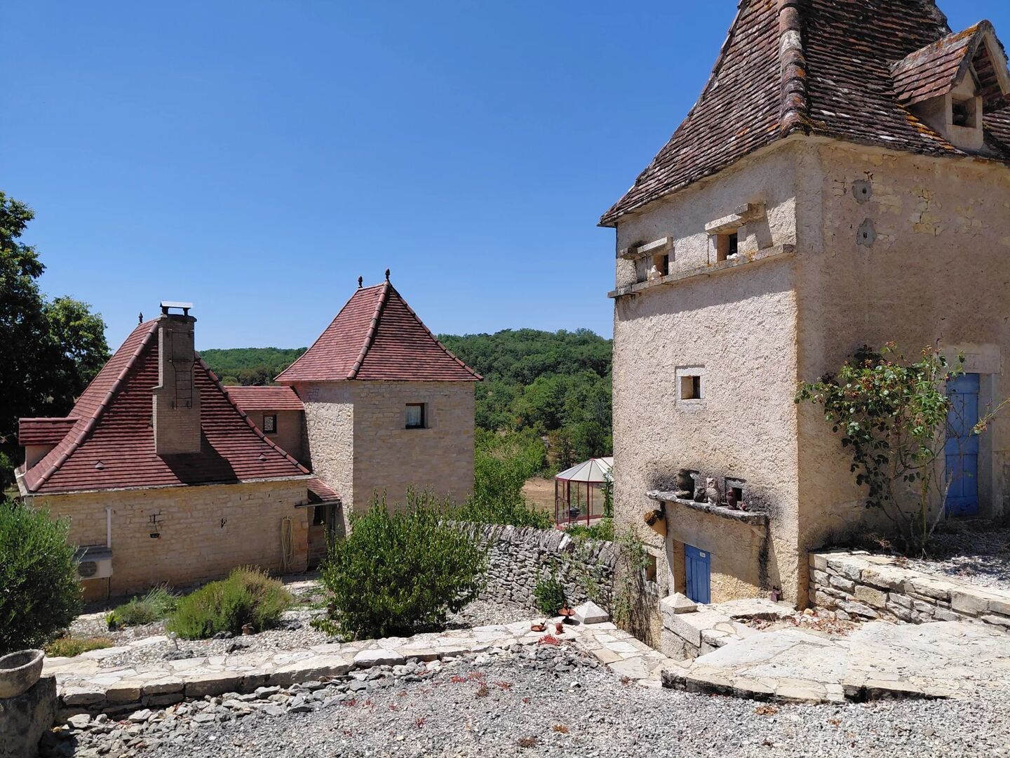 Propriété de caractère sur le Causse de Labastide-Murat – 10 hectares de nature et piste d'atterrissage privée