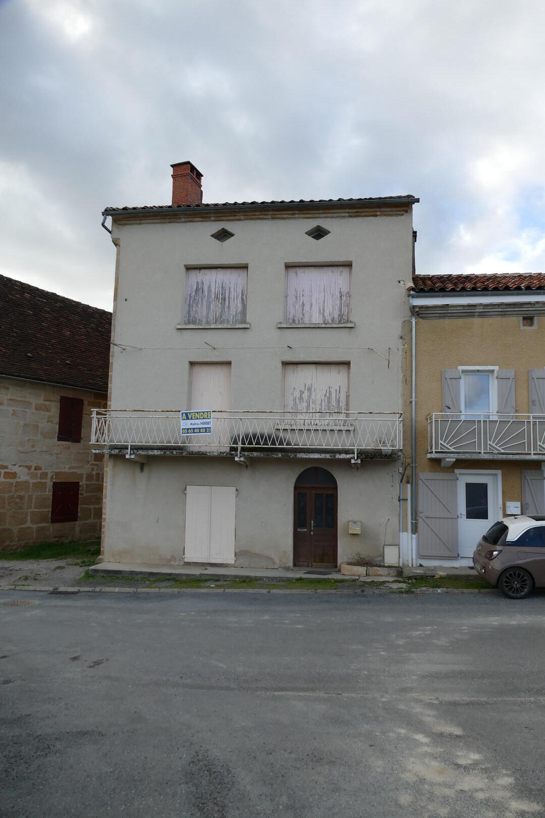 LACAPELLE-MARIVAL, centre de village, Maison de ville à rénover idéale pour locatif.