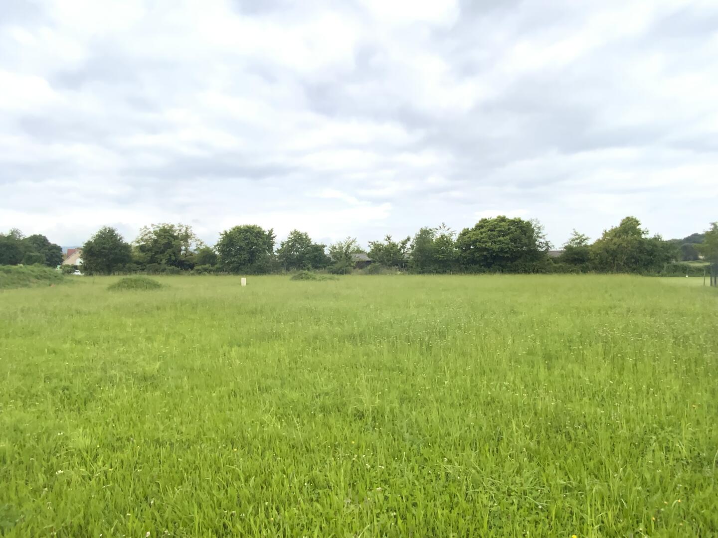A vendre secteur Bretenoux, terrain à bâtir viabilisé, superficie constructible 1216 m².