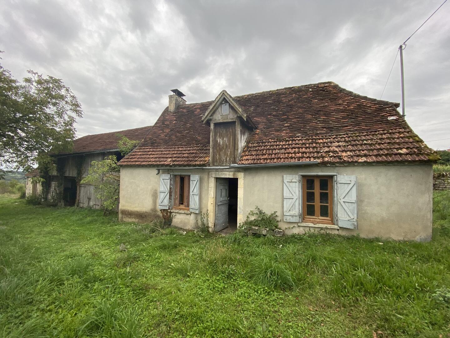Secteur Labastide Murat;, ensemble immobilier à restaurer