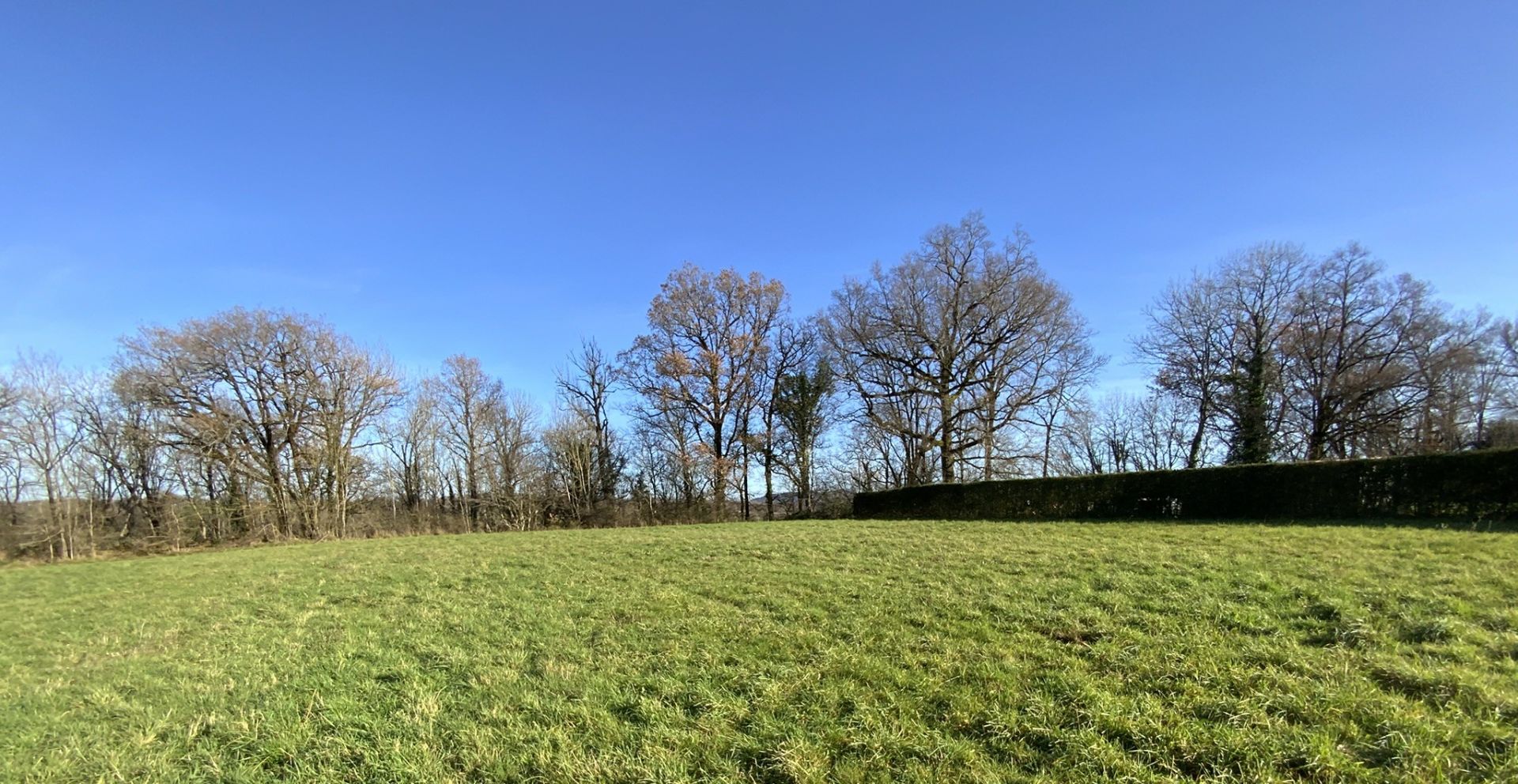 Secteur Gramat, terrain constructible avec bois – Bel environnement