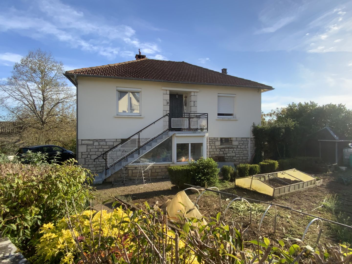 Gramat proche centre-ville, maison 3 chambres, jardin , sous sol complet, 