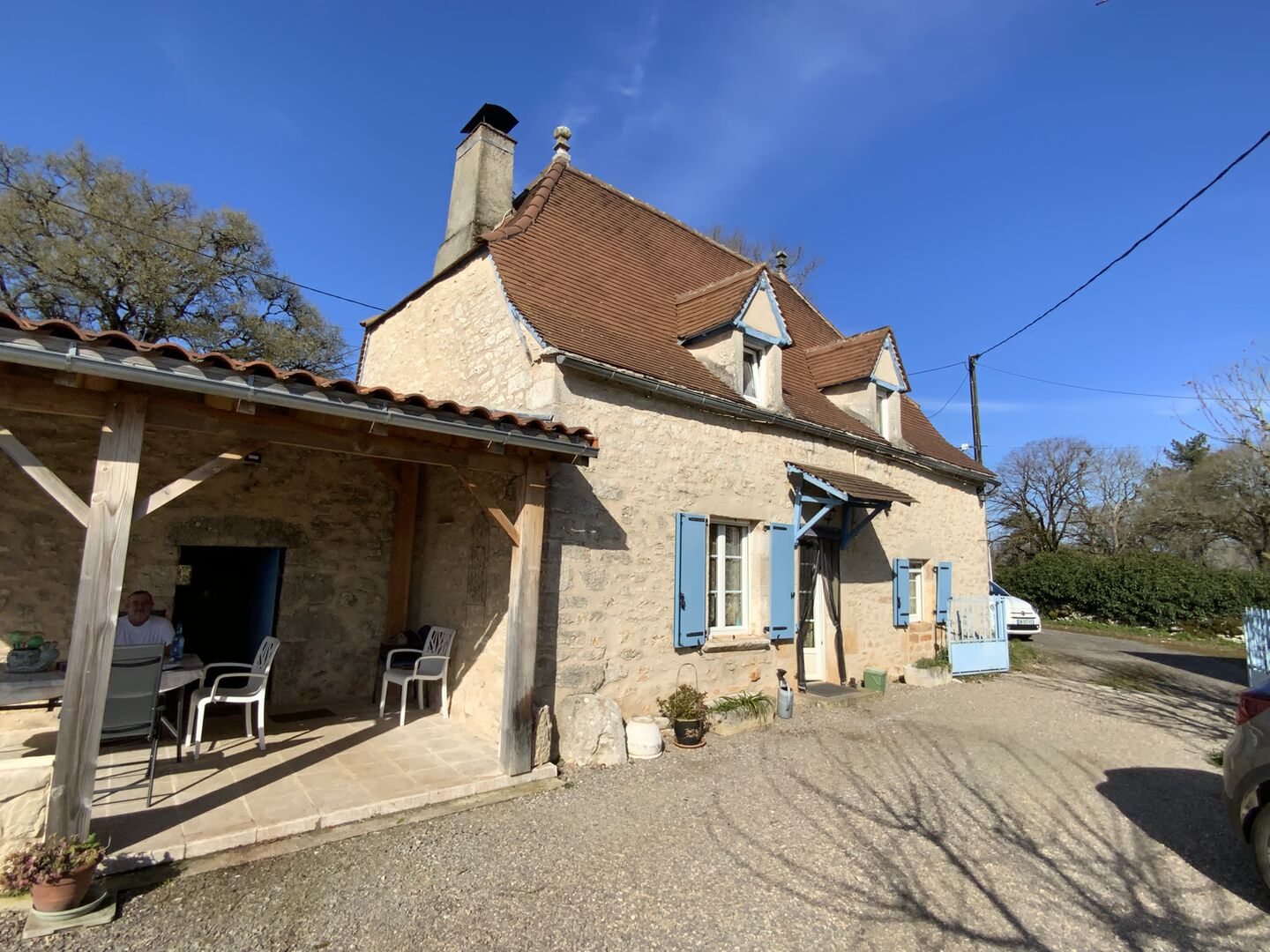 In the Livernon area, in a peaceful setting, a charming period house with outbuildings and a swimming pool.