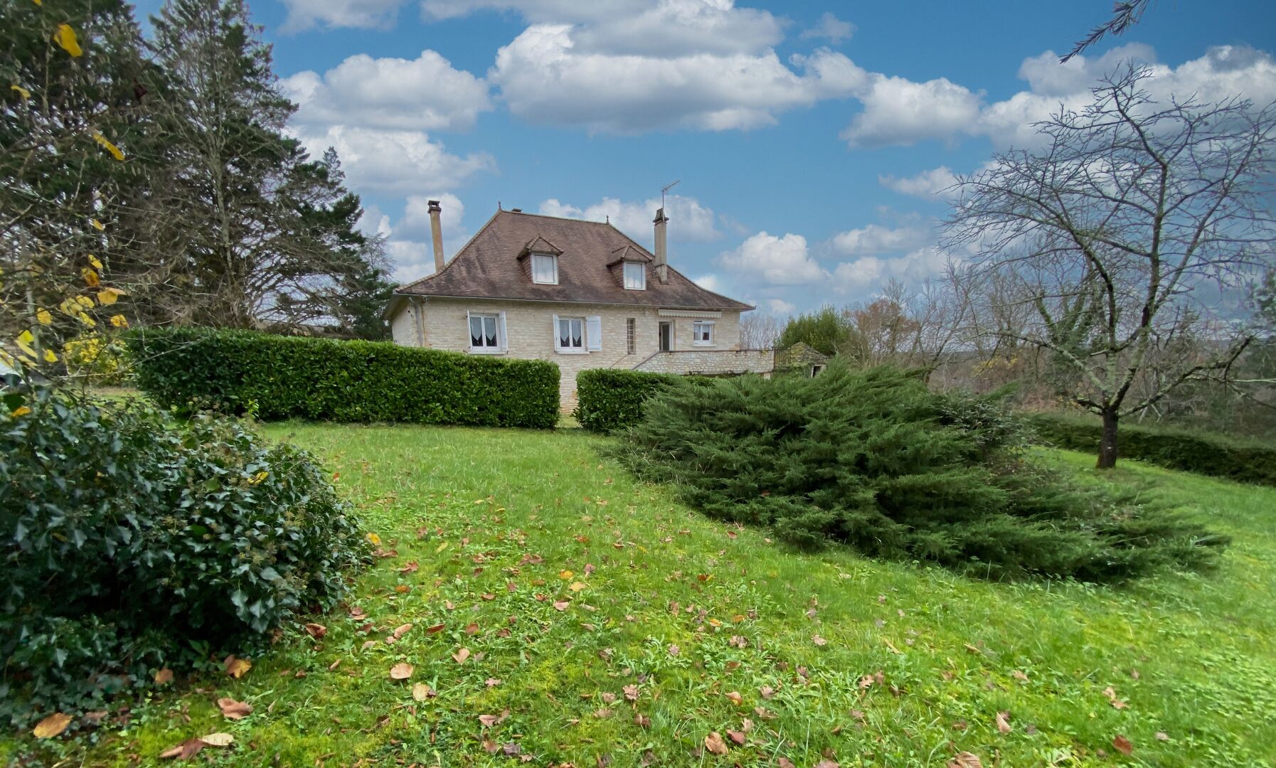 House of character T5 with potential for additional development large fenced and wooded land