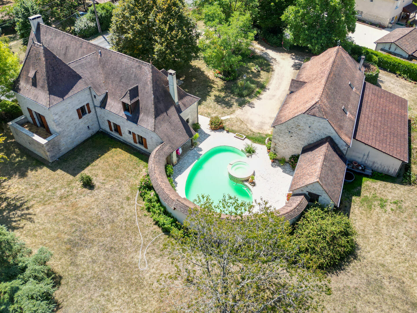 Vallée de la Dordogne, Propriété de charme, maison, grange, pool house et piscine sur 4886m²  de terrain clos.