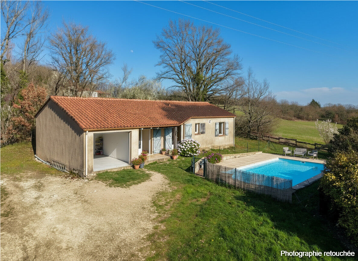 Charmante maison de plain-pied avec piscine et vue campagne près de Cazals