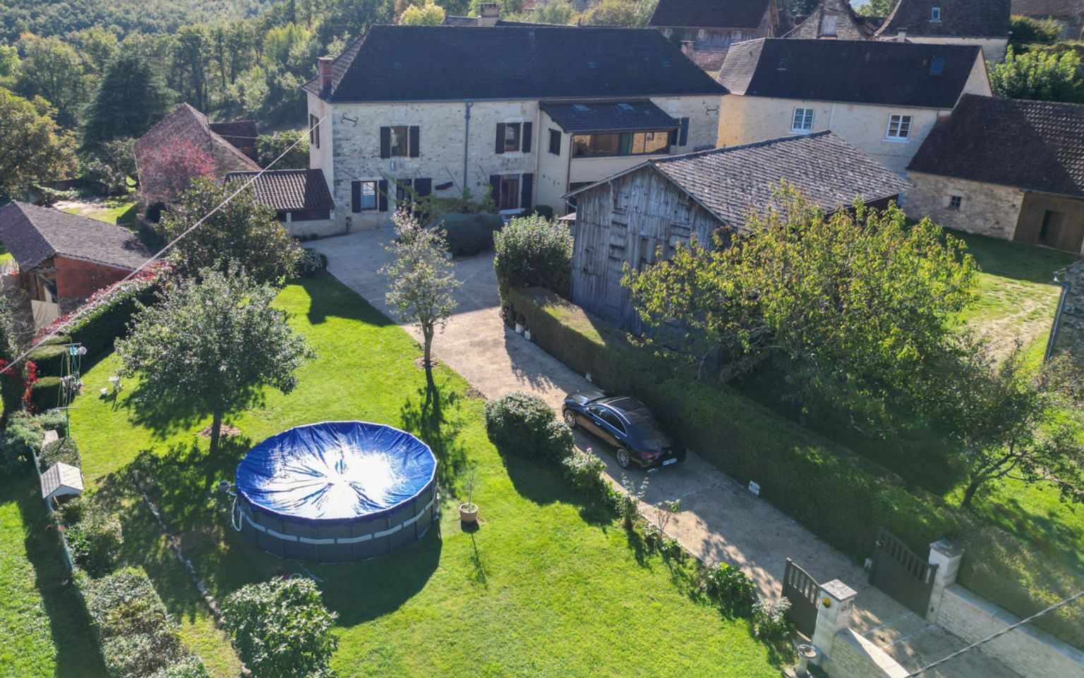 SECTEUR GOURDON - Bel Enclos de caractère avec jardin  - maison et dépendance aménagée attenante
