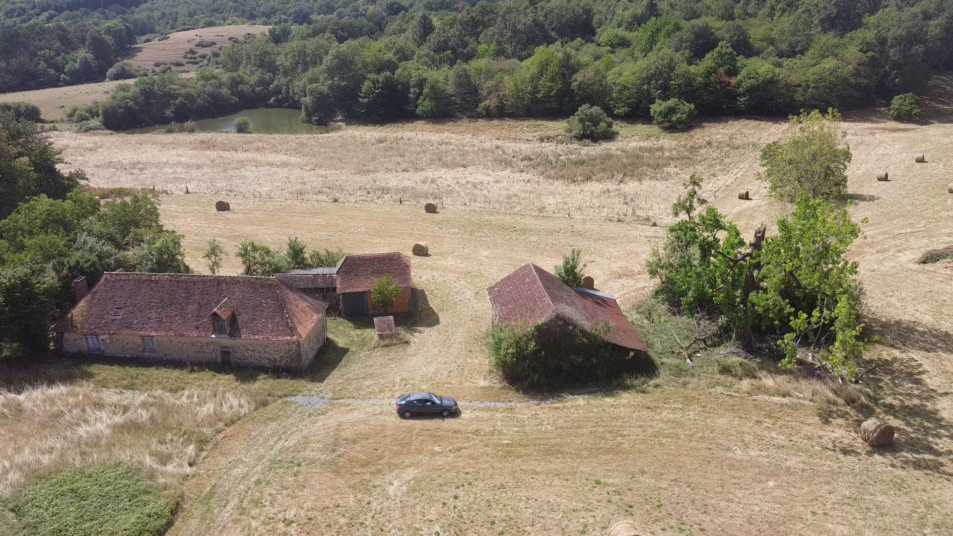 Ferme périgourdine à rénover, sans voisin sur 5,7 hectares