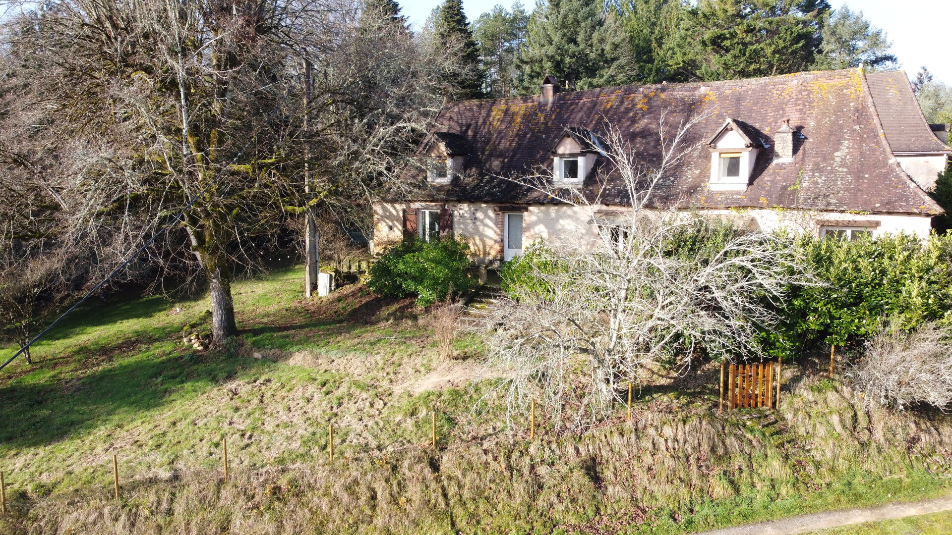 Exclsivité Label Pierres - Jolie maison périgourdine au calme avec son petit étang