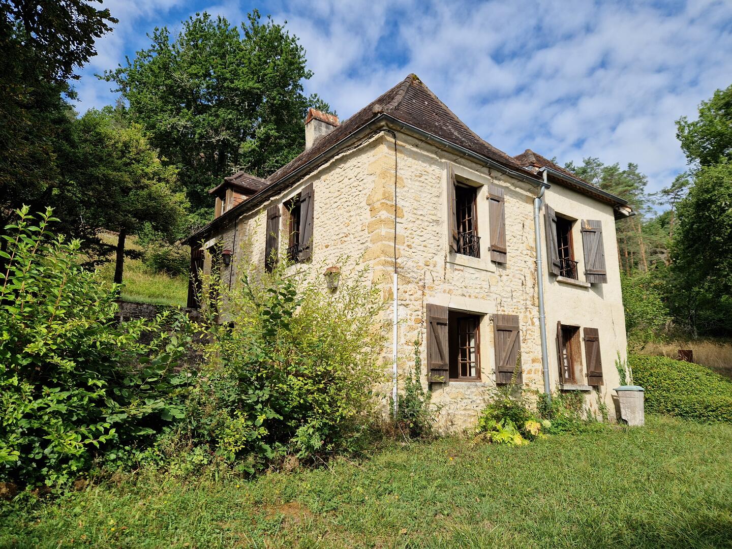 Maison périgourdine et belle vue sur 1,2 hectare