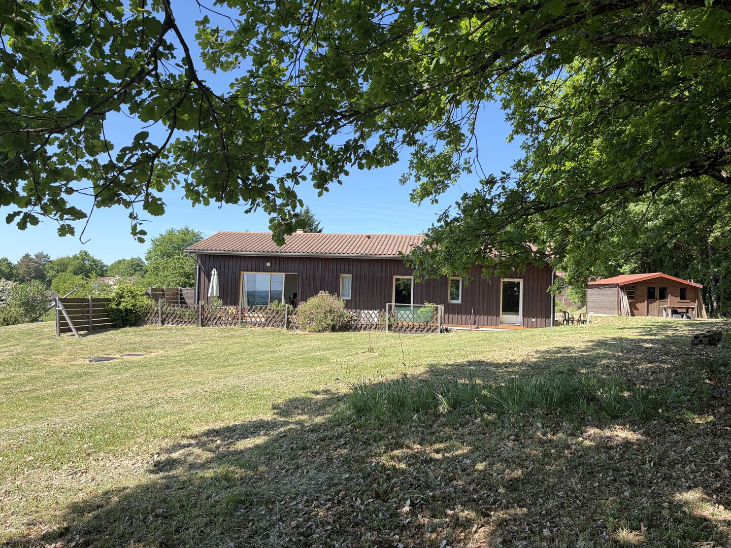 Maison de plain pied d'environ 130m² habitables avec vue dégagée