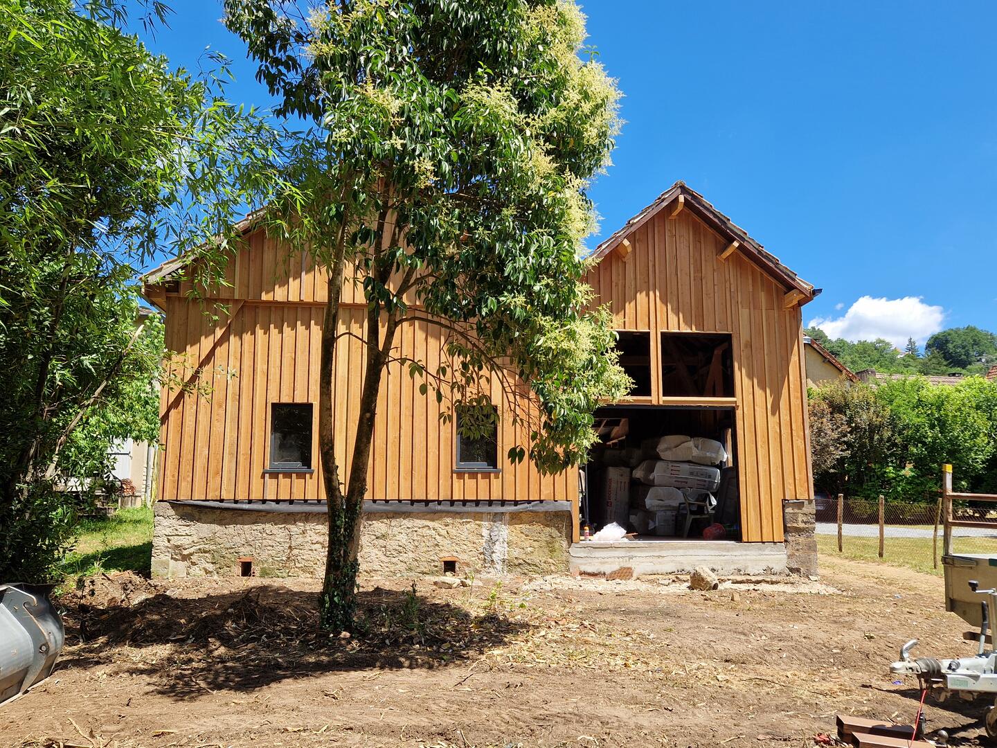 Maison d'habitation atypique dans anciens hangars à tabac avec livraison pour octobre.