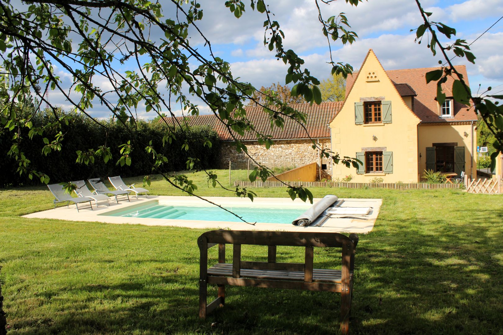 Maison avec piscine et jolie vue en Périgord Noir !