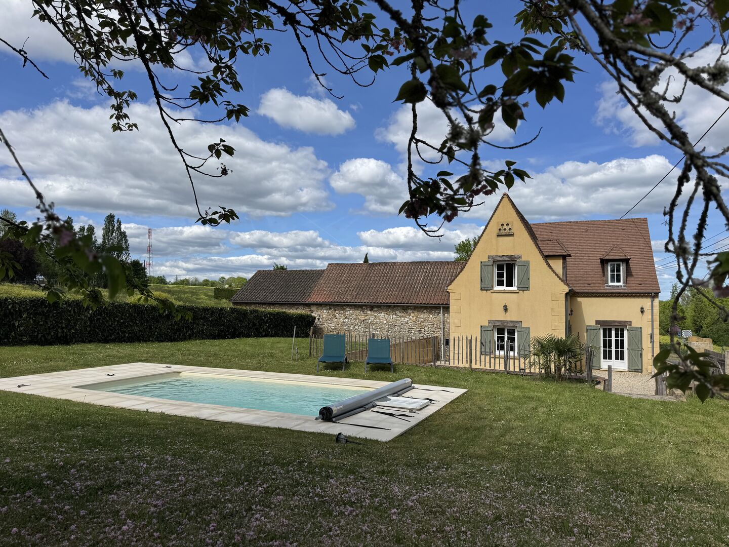 Maison avec piscine et jolie vue en Périgord Noir !