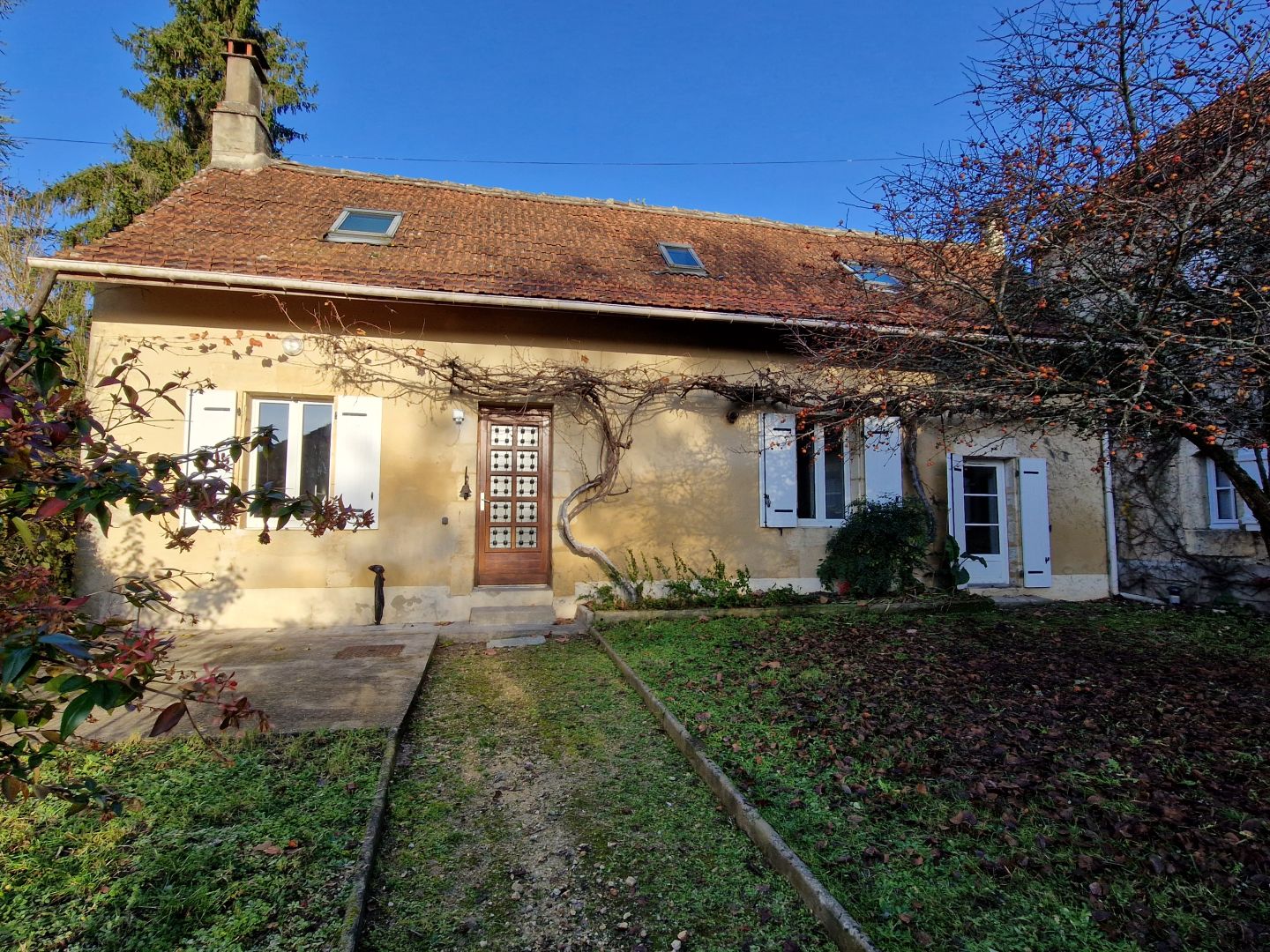 Maison individuelle 96m2, 3 chambres, Jardinet clos, non loin des commerces