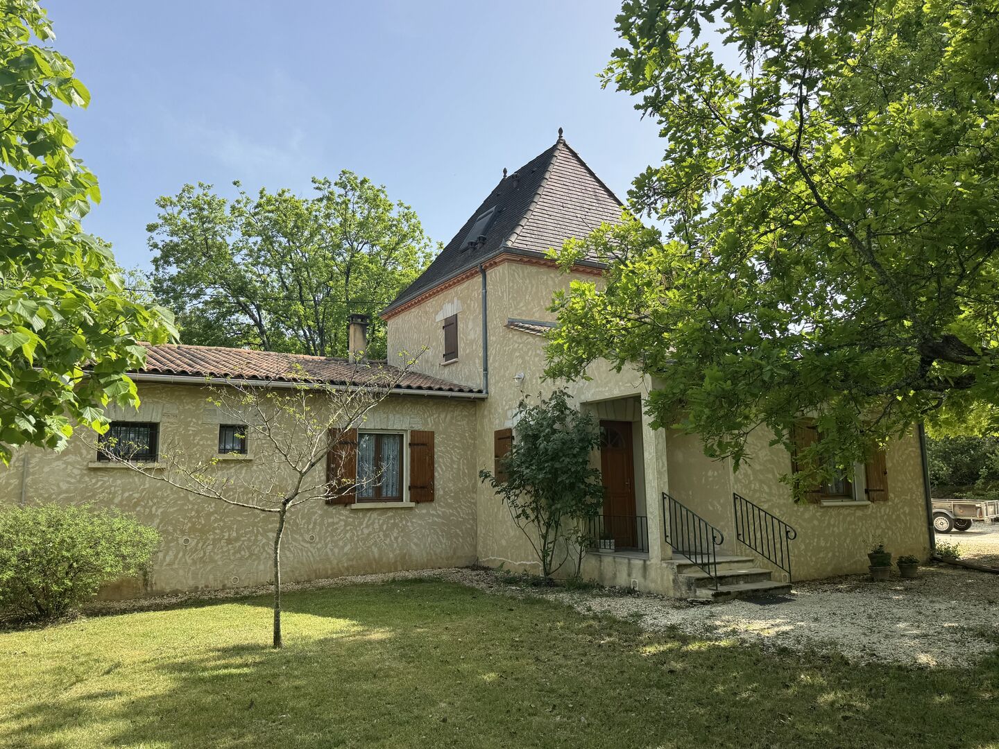Maison contemporaine avec gîte et beau terrain au calme !