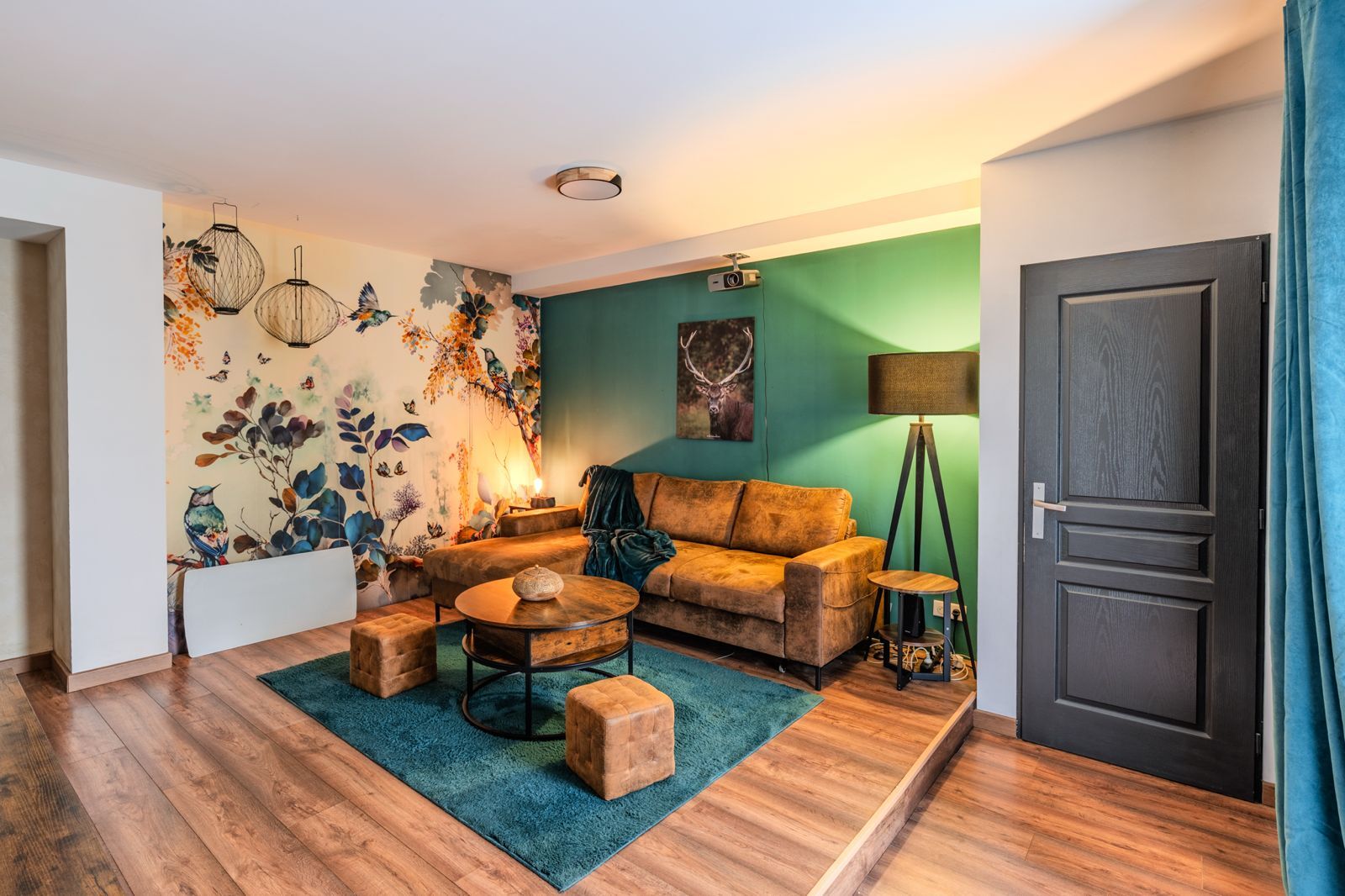 Maison en pierres rénovée 118 m2 avec jardinet, proche des commerces et du Marché du Bugue