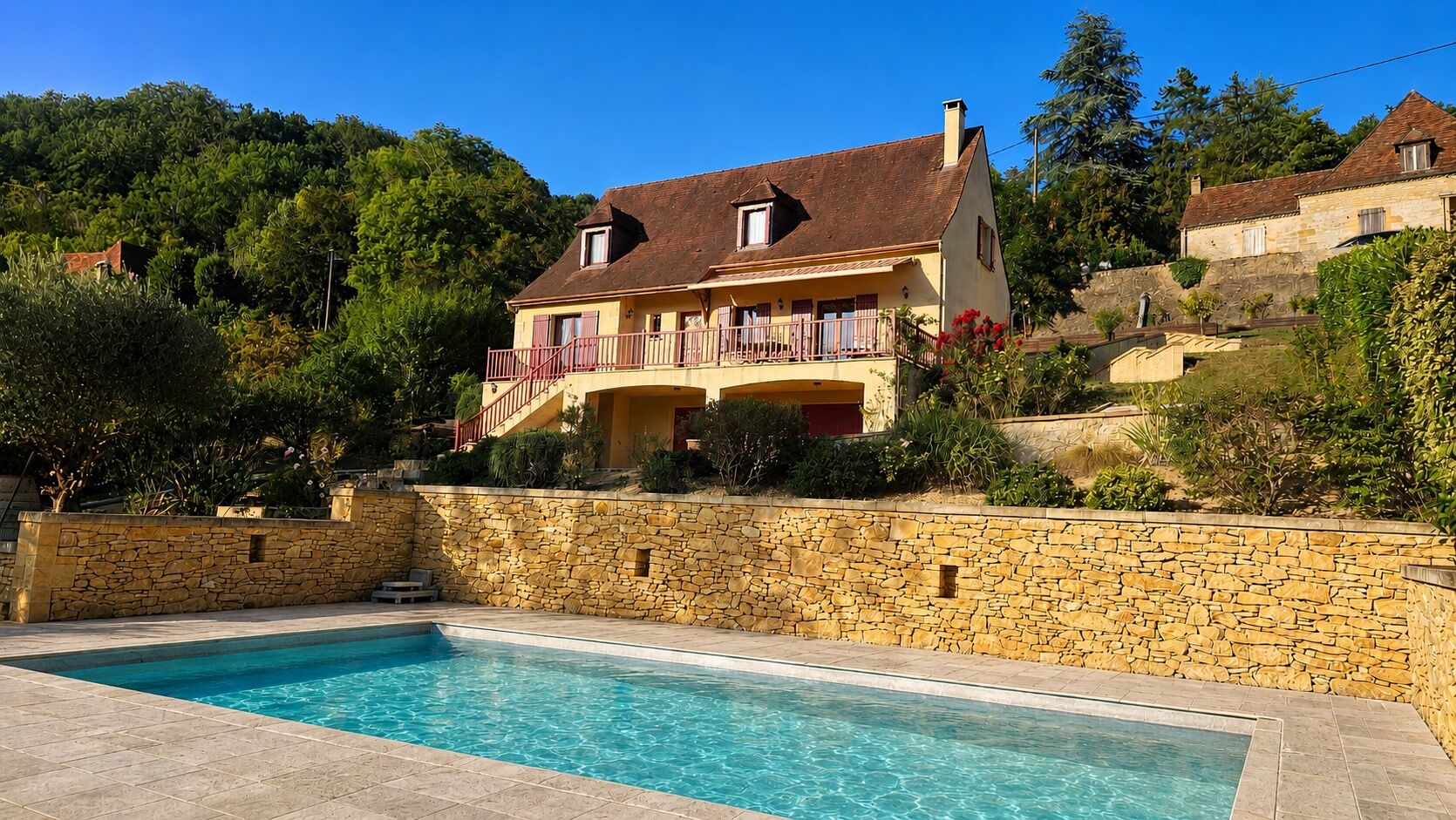 Élégante  maison contemporaine avec piscine et jolie vue,   dans un quartier résidentiel