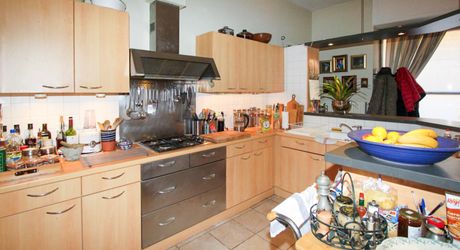 GOURDON - Belle et spacieuse Maison de ville en pierre proche de tous commerces