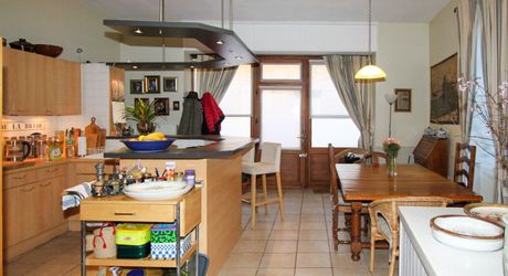 GOURDON - Belle et spacieuse Maison de ville en pierre proche de tous commerces