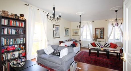 GOURDON - Belle et spacieuse Maison de ville en pierre proche de tous commerces