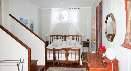 GOURDON - Belle et spacieuse Maison de ville en pierre proche de tous commerces