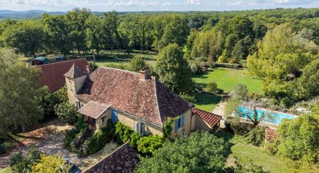 EXCLUSIVITE Secteur GOURDON - Charme et authenticité pour cette belle Propriété en pierre sur 1ha14 paysagers avec piscine
