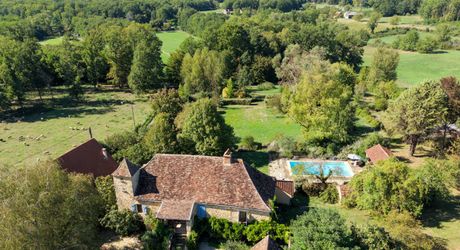 EXCLUSIVITE Secteur GOURDON - Charme et authenticité pour cette belle Propriété en pierre sur 1ha14 paysagers avec piscine