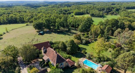 EXCLUSIVITE Secteur GOURDON - Charme et authenticité pour cette belle Propriété en pierre sur 1ha14 paysagers avec piscine