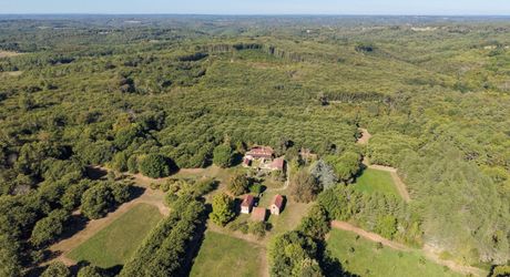 EXCLUSIVITE Secteur DOMME- Remarquable environnement de nature et cadre de vie privilégié pour cette belle Propriété de caractère sur 16ha6 boisés