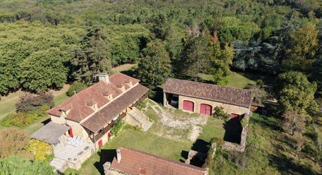EXCLUSIVITE Secteur DOMME- Remarquable environnement de nature et cadre de vie privilégié pour cette belle Propriété de caractère sur 16ha6 boisés