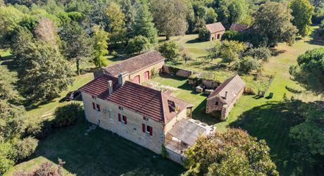 EXCLUSIVITE Secteur DOMME- Remarquable environnement de nature et cadre de vie privilégié pour cette belle Propriété de caractère sur 16ha6 boisés