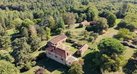 EXCLUSIVITE Secteur DOMME- Remarquable environnement de nature et cadre de vie privilégié pour cette belle Propriété de caractère sur 16ha6 boisés
