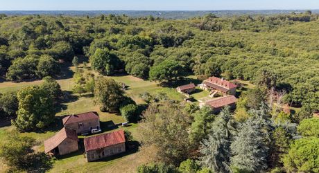 EXCLUSIVITE Secteur DOMME- Remarquable environnement de nature et cadre de vie privilégié pour cette belle Propriété de caractère sur 16ha6 boisés