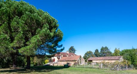EXCLUSIVITE Secteur DOMME- Remarquable environnement de nature et cadre de vie privilégié pour cette belle Propriété de caractère sur 16ha6 boisés