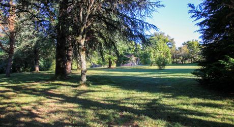 EXCLUSIVITE Secteur DOMME- Remarquable environnement de nature et cadre de vie privilégié pour cette belle Propriété de caractère sur 16ha6 boisés