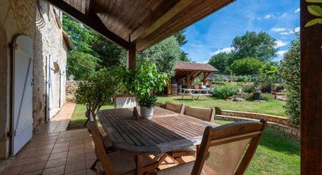 EXCLUSIVITE - Cadre de vie paisible pour cette belle et spacieuse Propriété sur 1ha7 paysagers