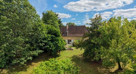 EXCLUSIVITE - Cadre de vie paisible pour cette belle et spacieuse Propriété sur 1ha7 paysagers