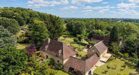 EXCLUSIVITE - Cadre de vie paisible pour cette belle et spacieuse Propriété sur 1ha7 paysagers