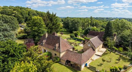 EXCLUSIVITE - Cadre de vie paisible pour cette belle et spacieuse Propriété sur 1ha7 paysagers