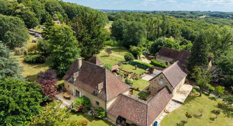 EXCLUSIVITE - Cadre de vie paisible pour cette belle et spacieuse Propriété sur 1ha7 paysagers